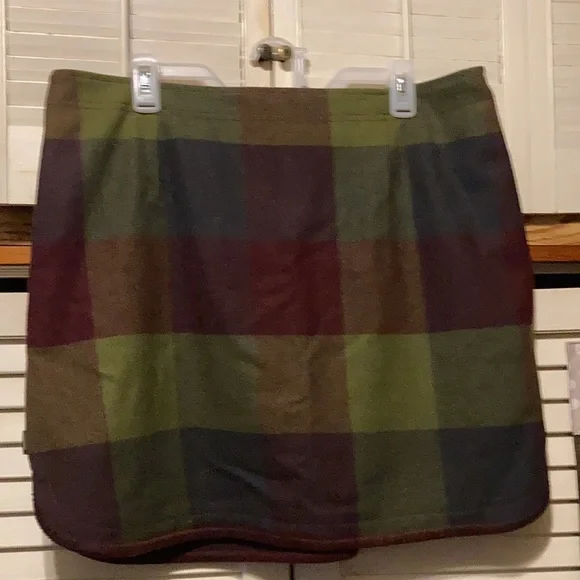 Woolrich Richville II Seasonal Plaid Wool Mini Skirt - Picture 4 of 9